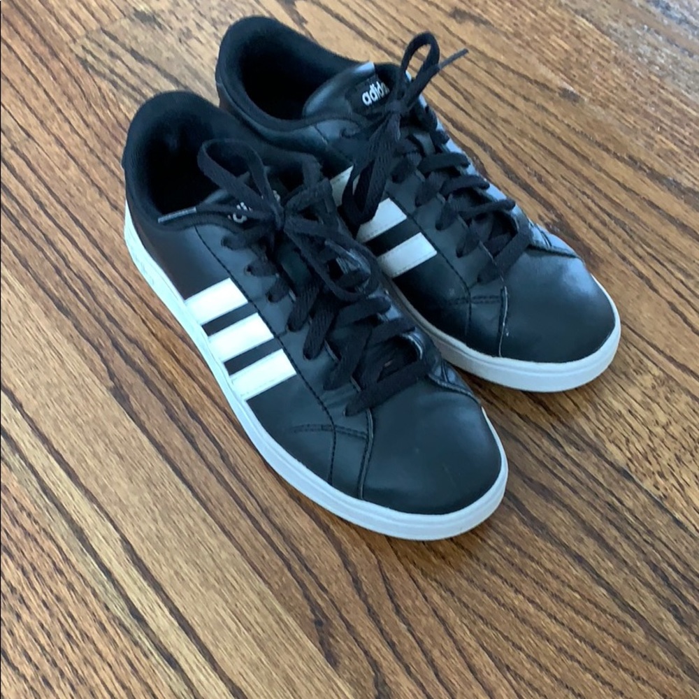 Women’s black Adidas sneakers size 7